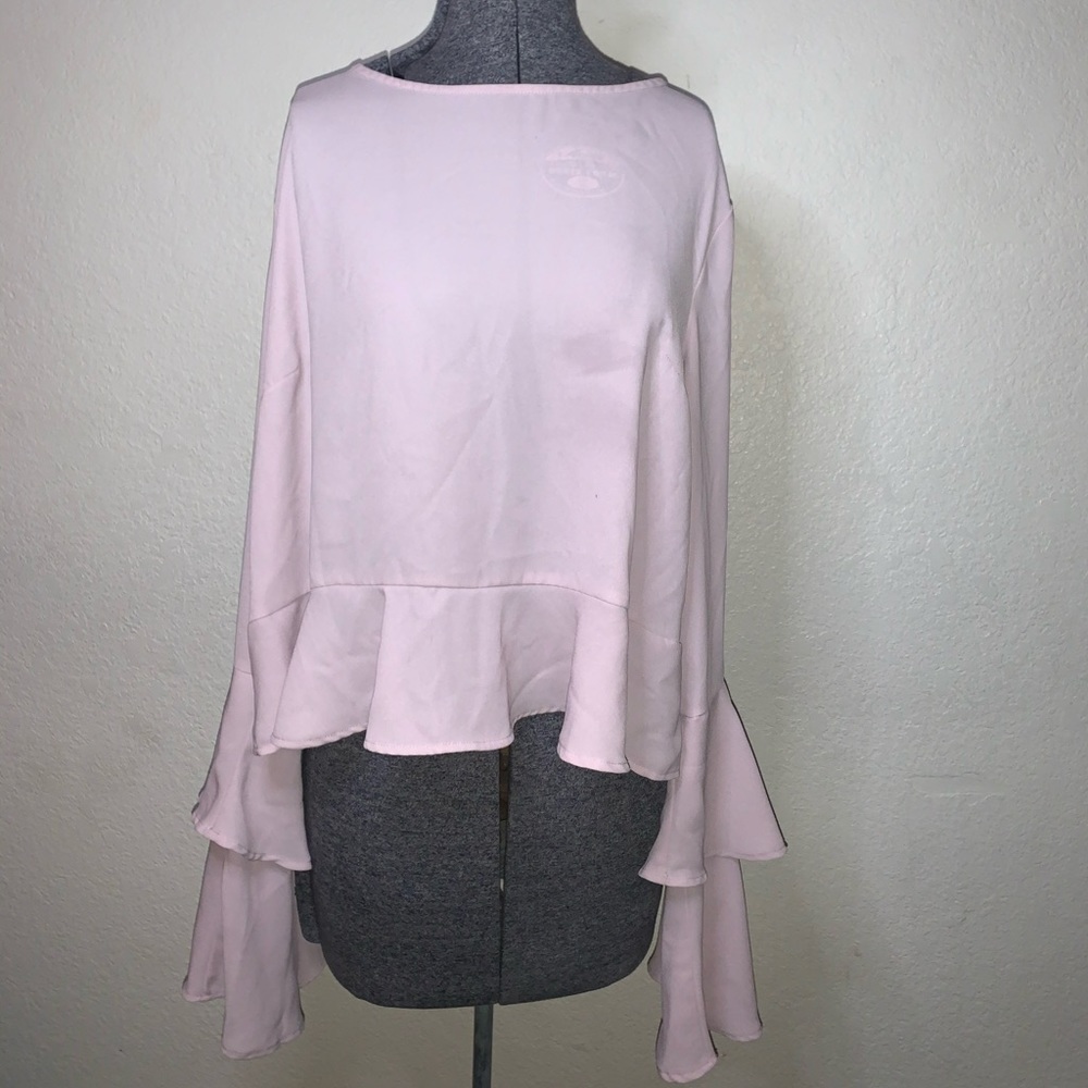 Flares sleeve shirt.